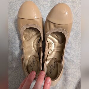 Dexflex by Dexter nude cap toe scrunch ballet flats